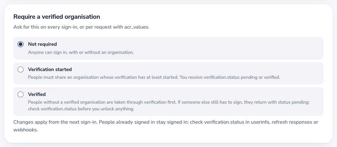 L’impostazione Richiedere un’organizzazione verificata nella console per sviluppatori di Dazr Identity: non richiesta, verifica avviata o verificata