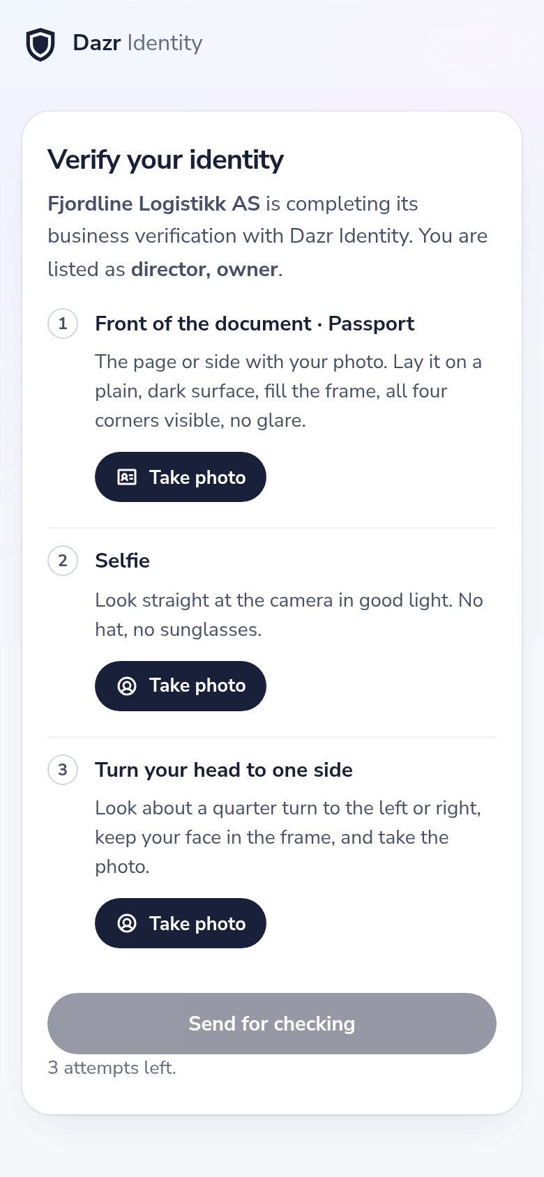 En eiers ID-kontroll på en telefon: forsiden av passet, en selfie og en selfie med hodet snudd til siden, hver med en knapp for å ta bildet